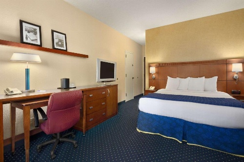 Baymont by Wyndham Columbia Northwest image 2