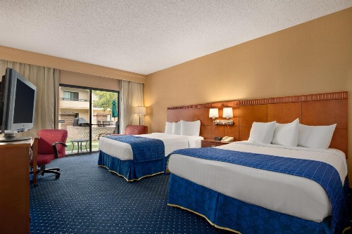 Baymont by Wyndham Columbia Northwest image 3