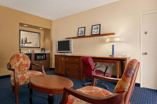 Baymont by Wyndham Columbia Northwest image 4